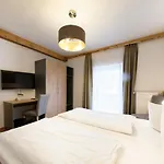 Hotel Garni Alpengruss 2*